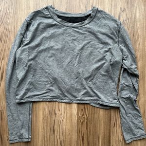 Lululemon grey cropped long sleeve shirt! Size 6